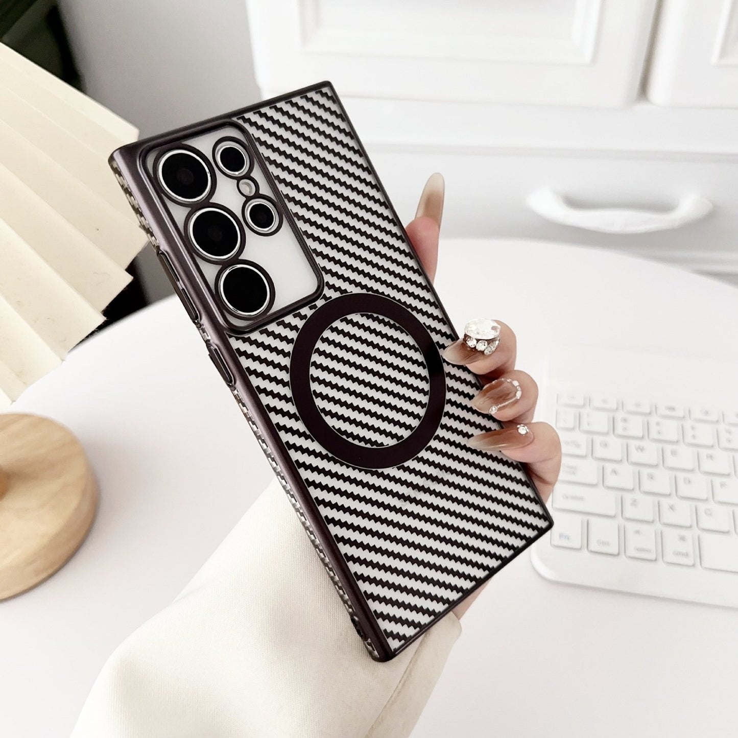 6D Plating Phone Case - Carbon Fiber Pattern Magnetic Large Hole Protective Case