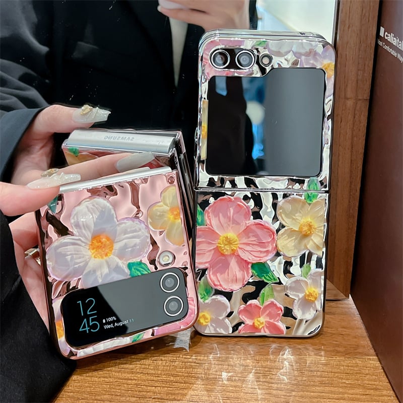 Pleated Flower Bracelet Phone Case For Samsung Z Flip3/4/5/6