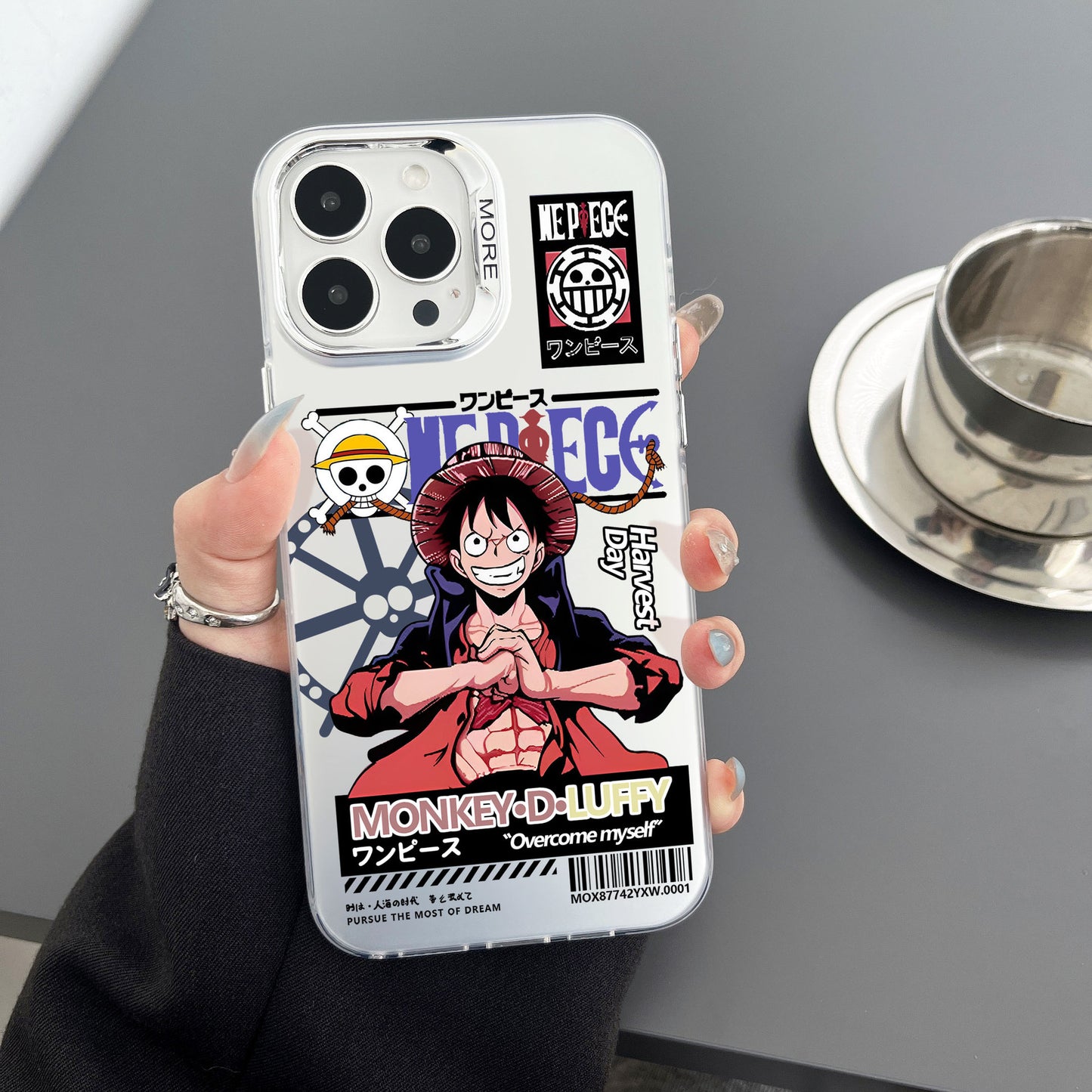 iPhone "One Piece" Luffy Solo Series Premium Color Silver Protective Case