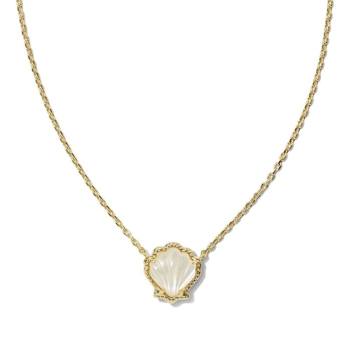 Shell Pendant Necklace in Gold