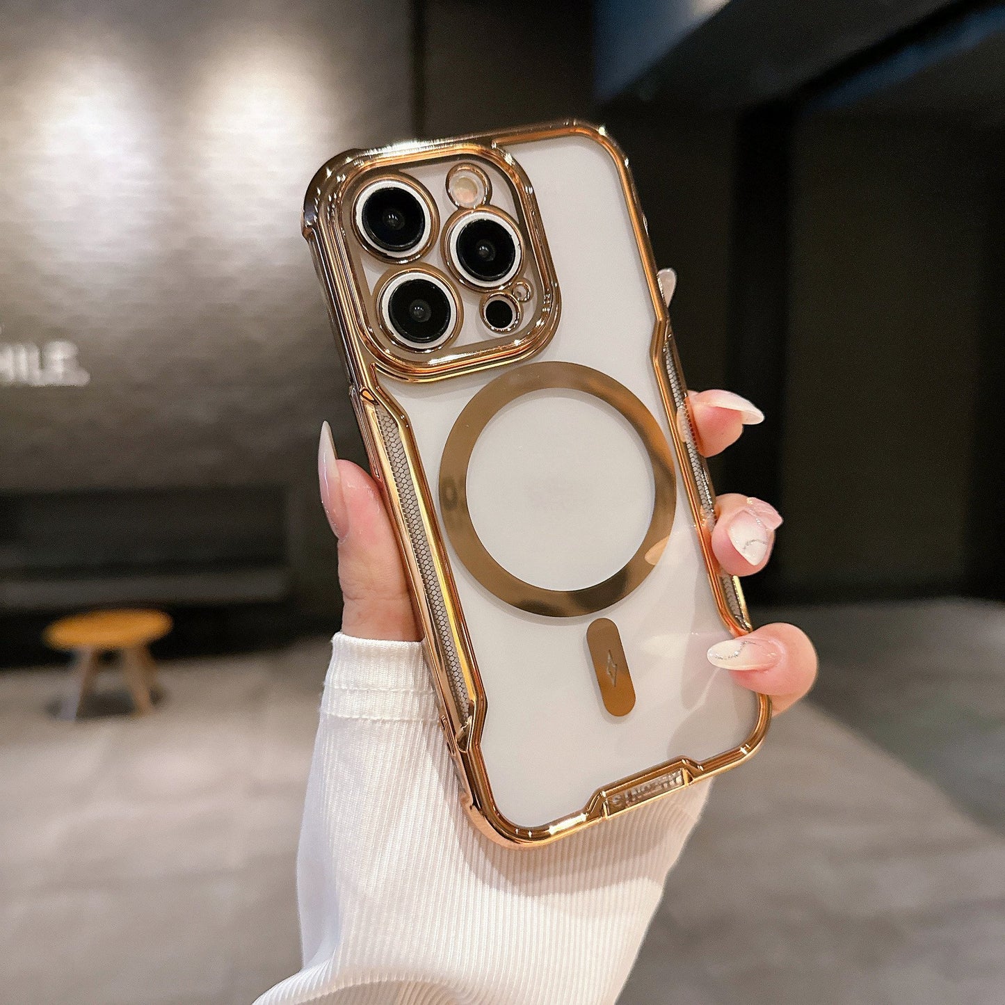 Small Waist Armor Electroplated Magnetic Transparent Shell Magsafe Case