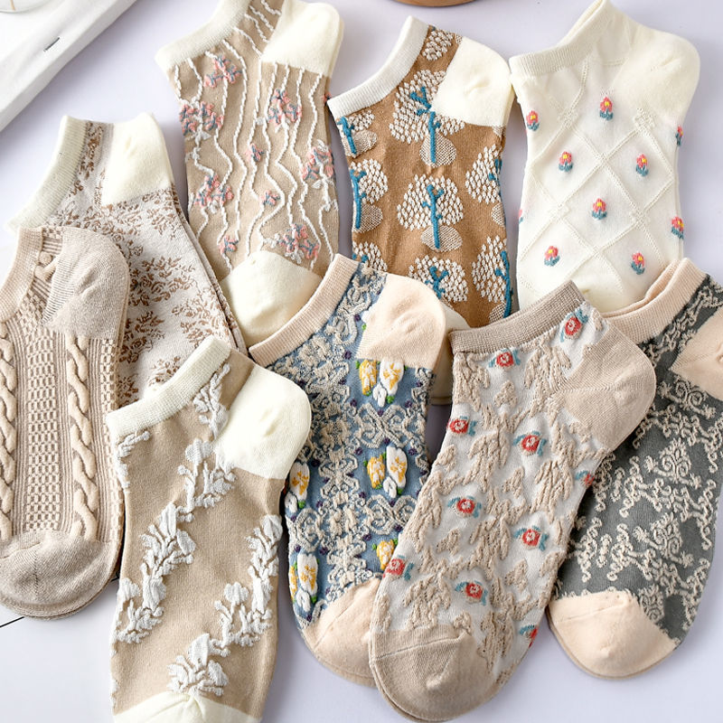 🔥[10/20 pairs]🧦Embossed floral socks Comfortable ankle socks Breathable vintage style Wear any season