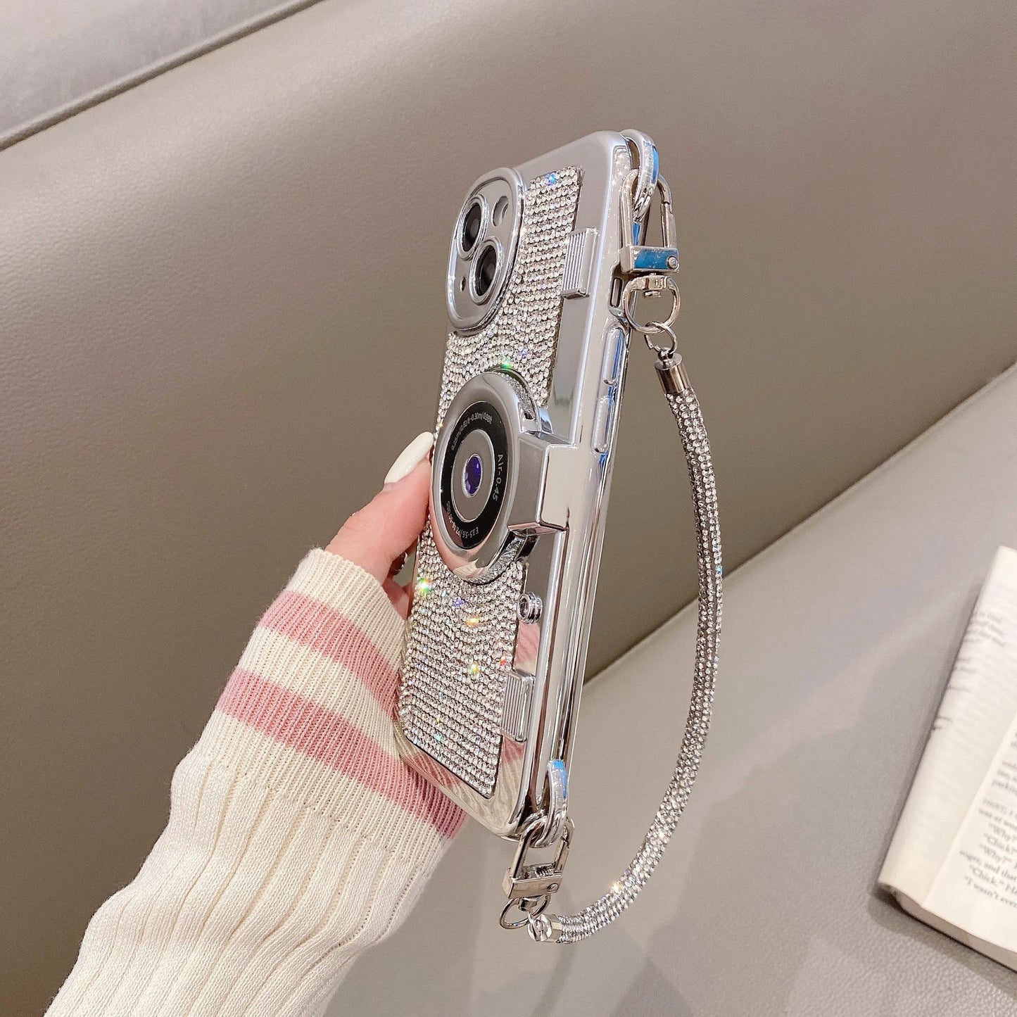 Applicable to iPhone camera diamond mobile phone case Apple 14plus rhinestone high-end wristband bracelet