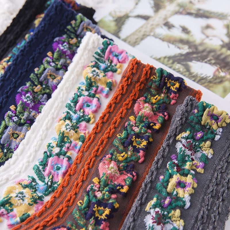 🔥🔥(5 pairs)Vintage style socks with embroidered flowers
