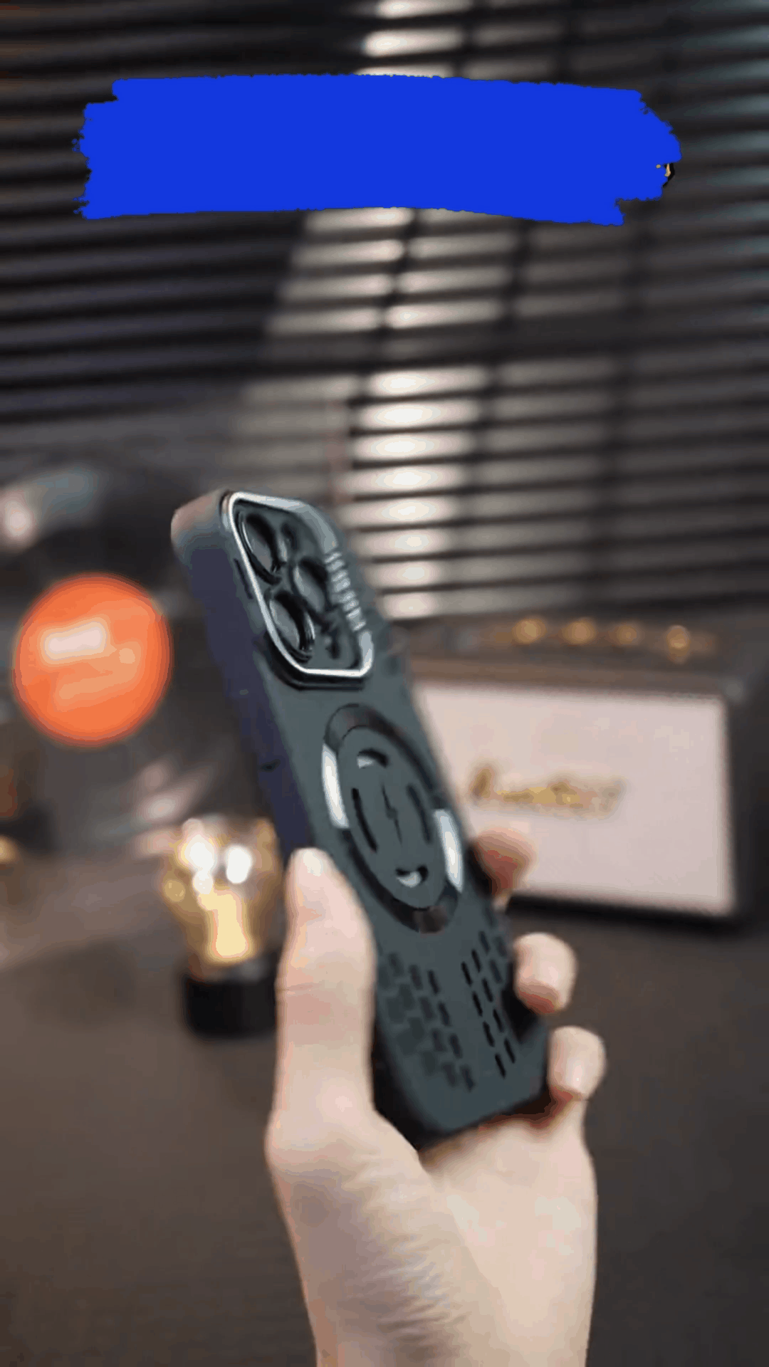 Cooling bracket mobile phone case