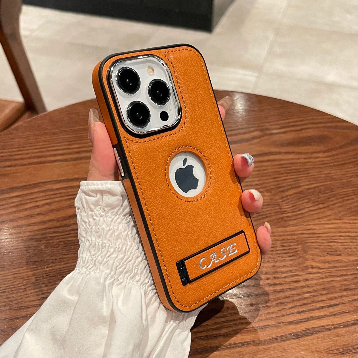 Suitable for iPhone anti-fall leather case.