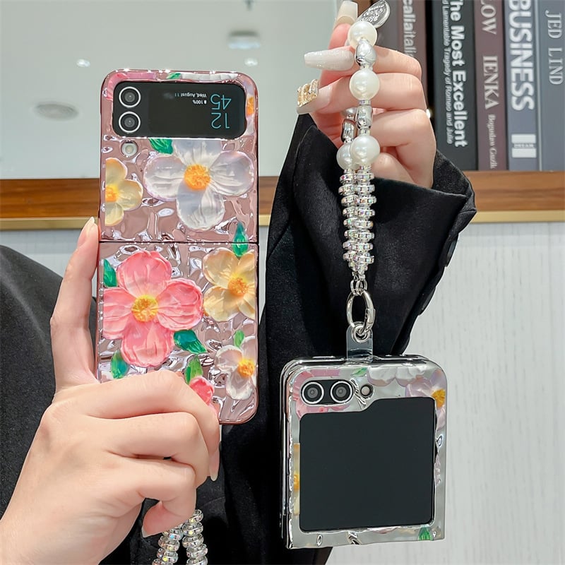 Pleated Flower Bracelet Phone Case For Samsung Z Flip3/4/5/6