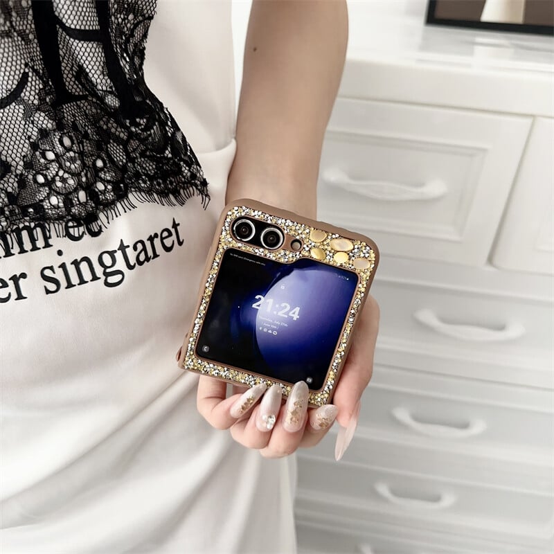 Specially designed for Samsung Galaxy Z Flip 3/4/5/6 phone case, flash diamond style, unique appearance