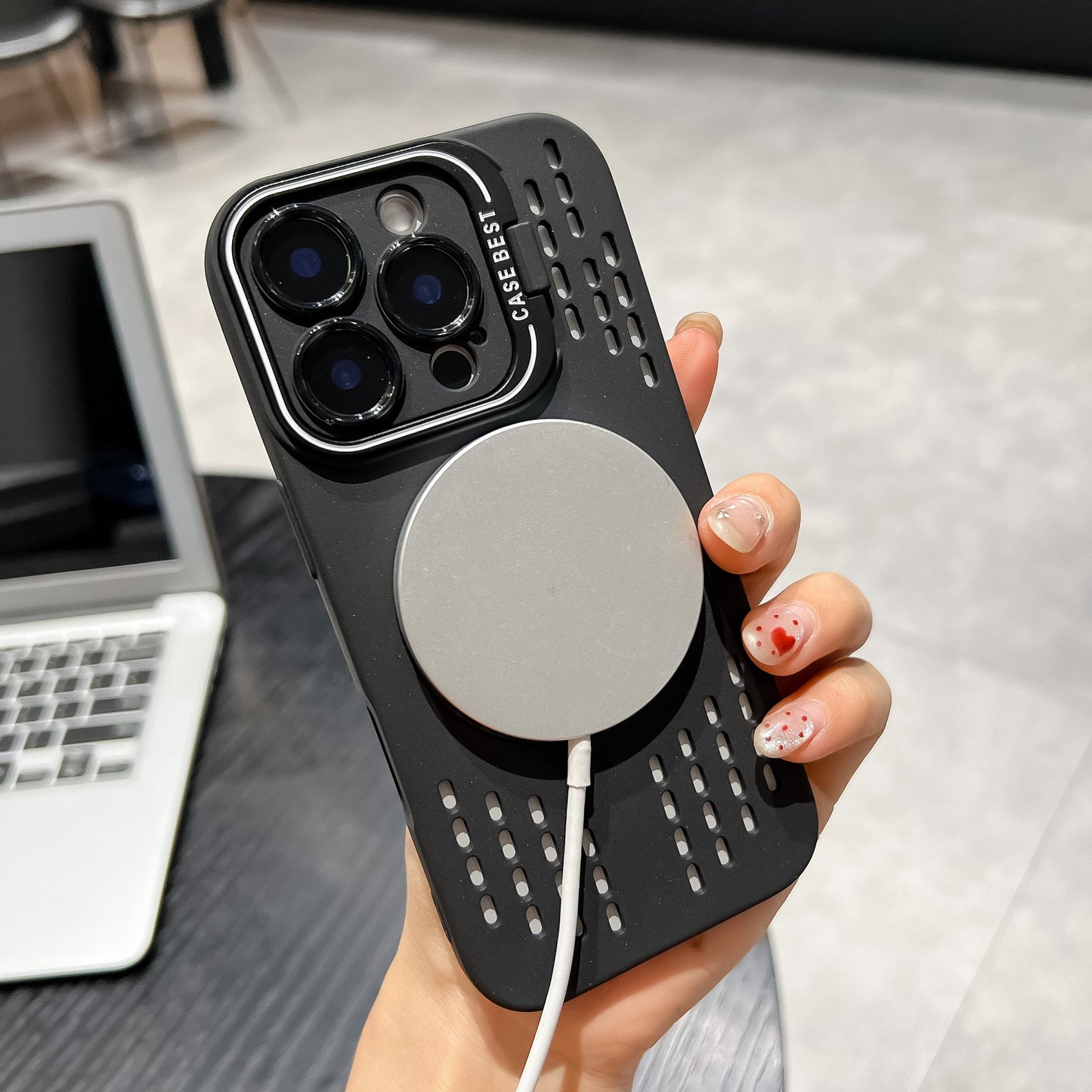 Cooling bracket mobile phone case