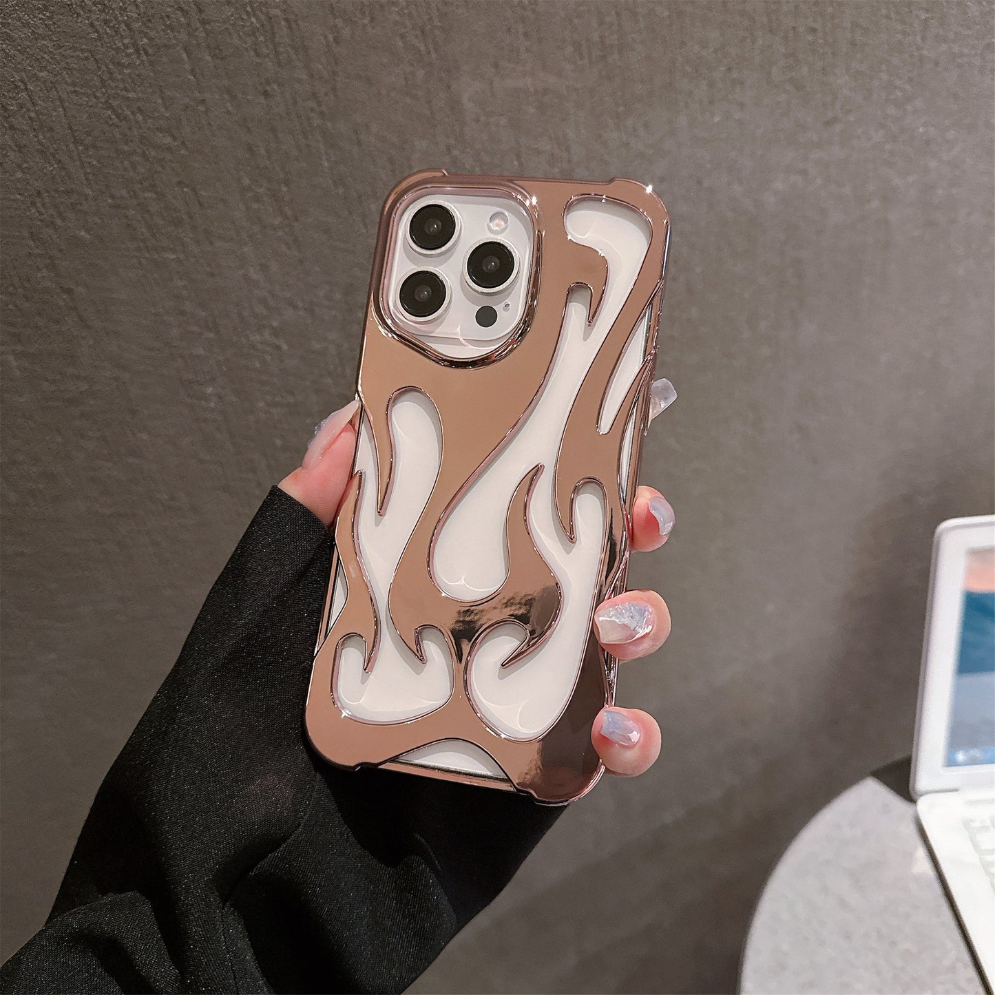 Fashionable electroplating hollow flame pattern anti-fall mobile phone case