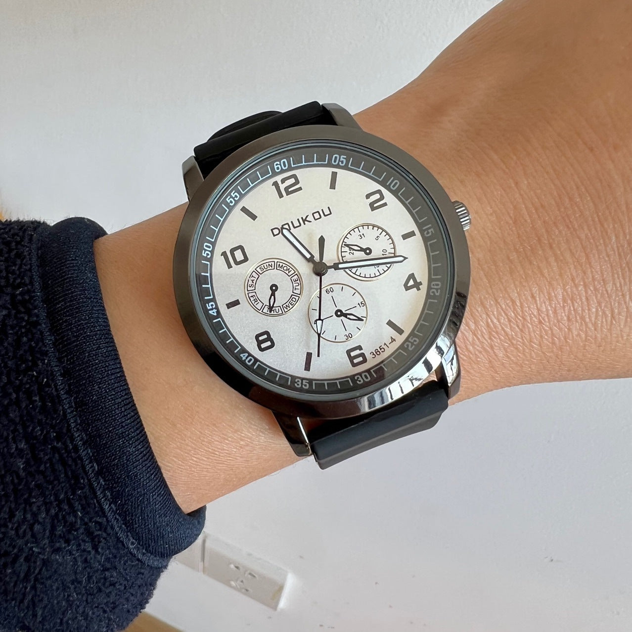 DOUKOU English Quartz Watch! 50% off 1499 pesos