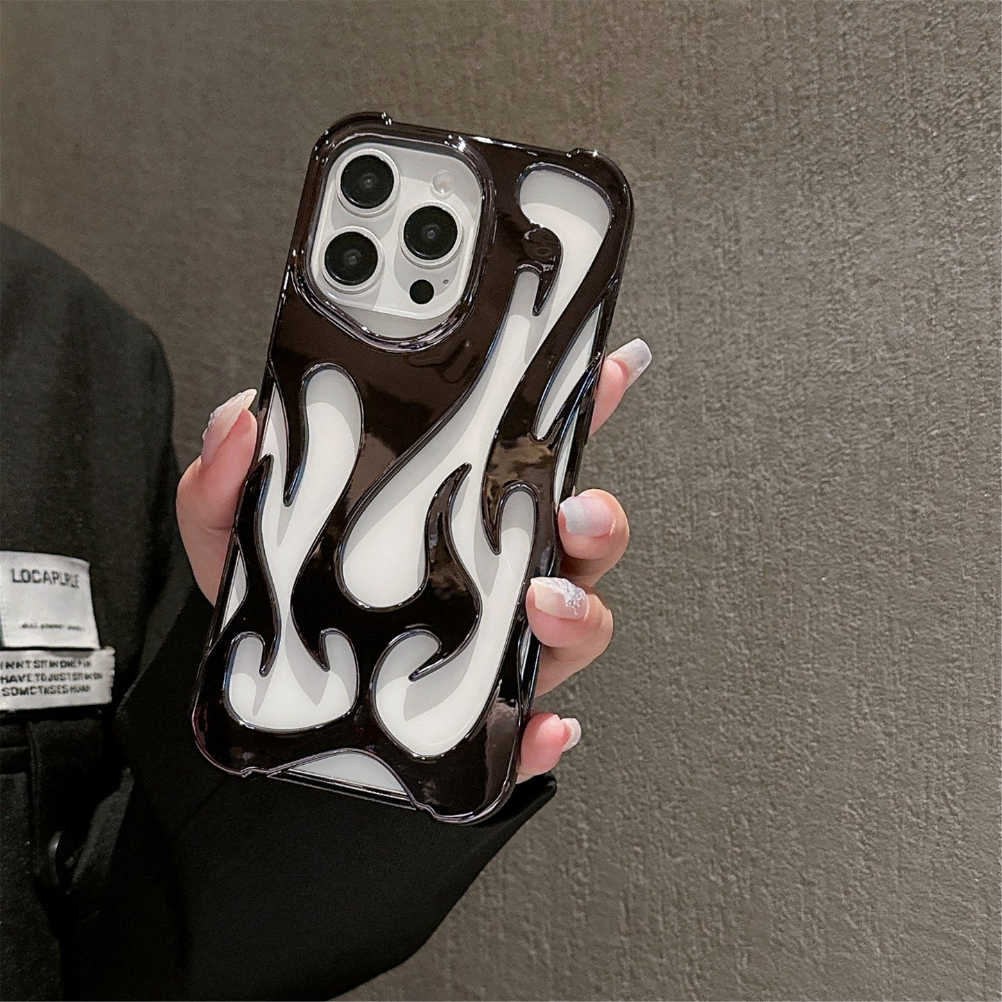 Fashionable electroplating hollow flame pattern anti-fall mobile phone case