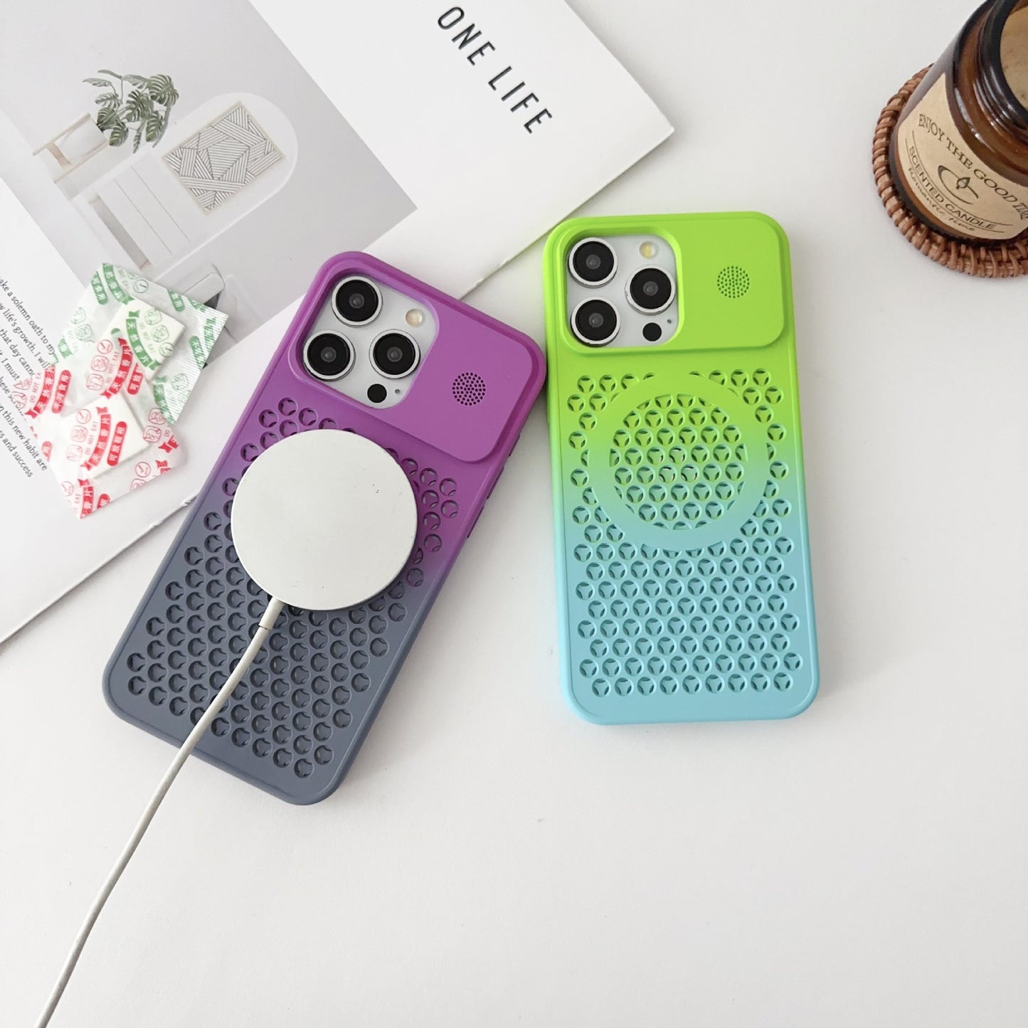 Aromatherapy honeycomb heat dissipation gradient magnetic frosted mobile phone case