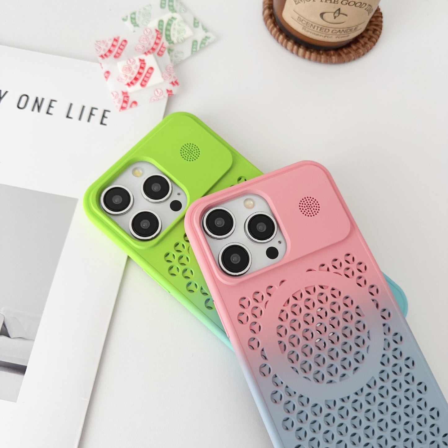 Aromatherapy honeycomb heat dissipation gradient magnetic frosted mobile phone case