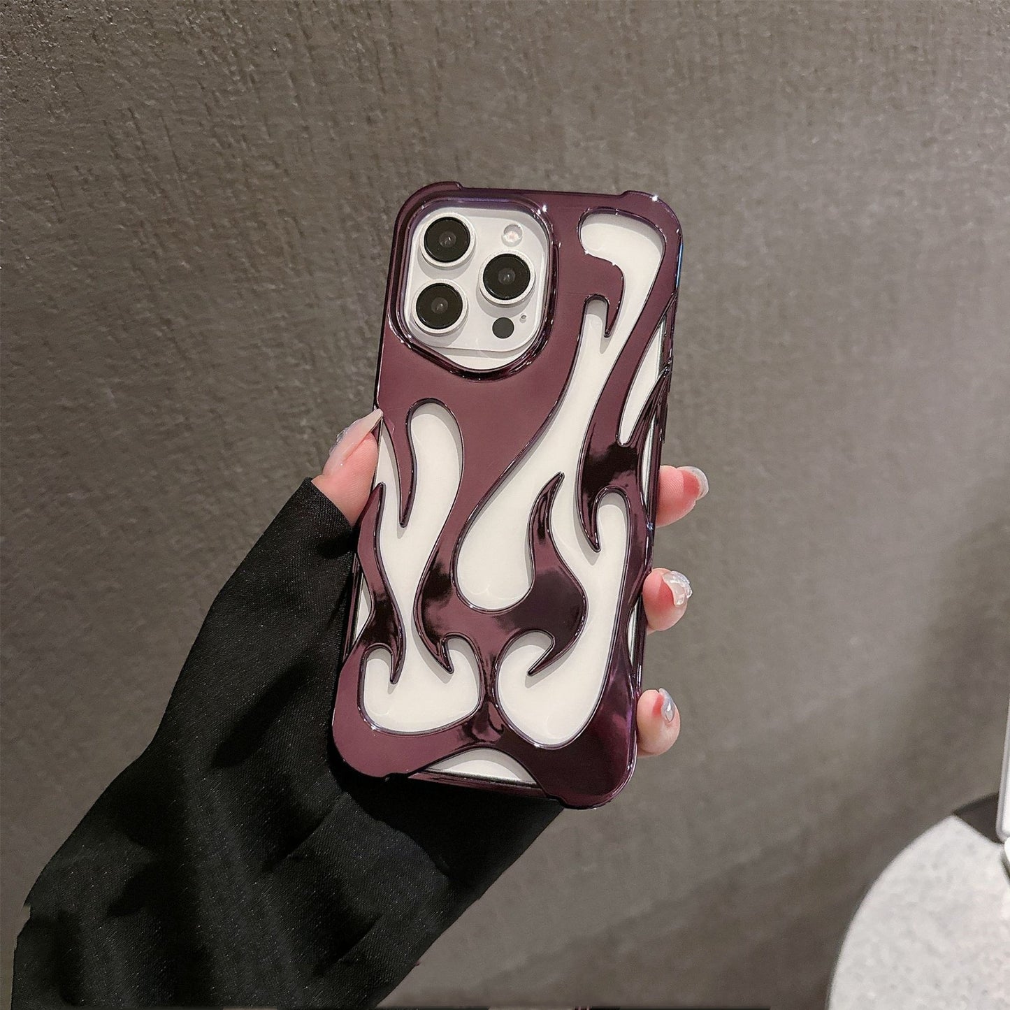 Fashionable electroplating hollow flame pattern anti-fall mobile phone case