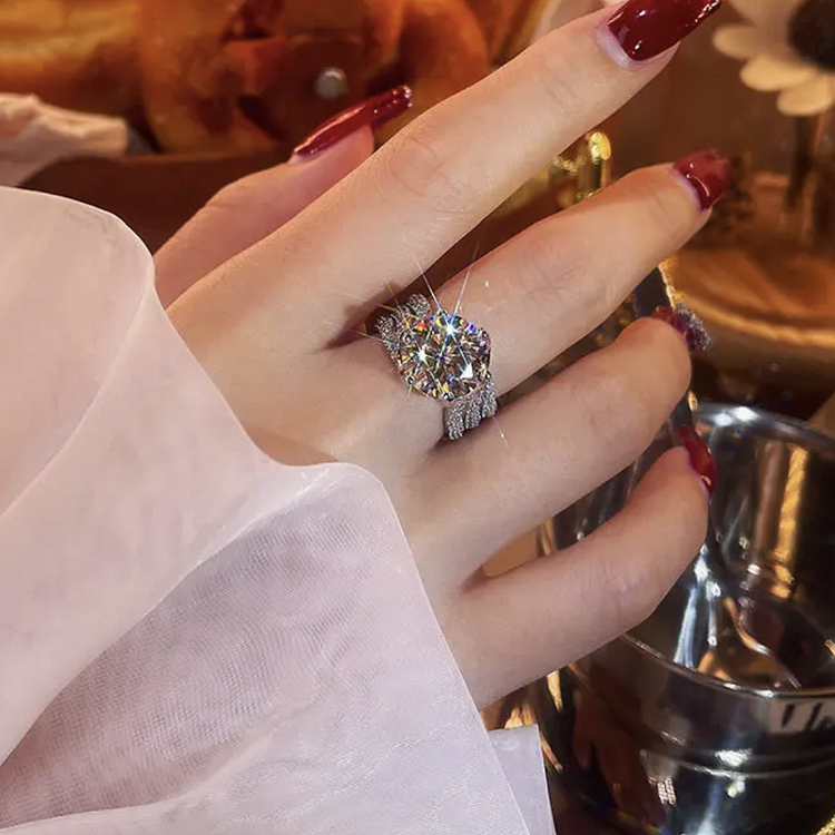 Adjustable 5-Carat Super Flash Moissanite Ring - Free gift box.