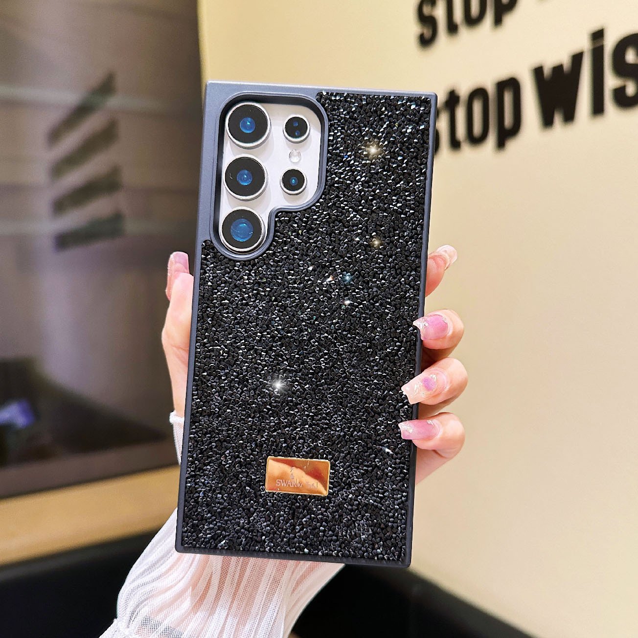 Luxurious rhinestone phone case