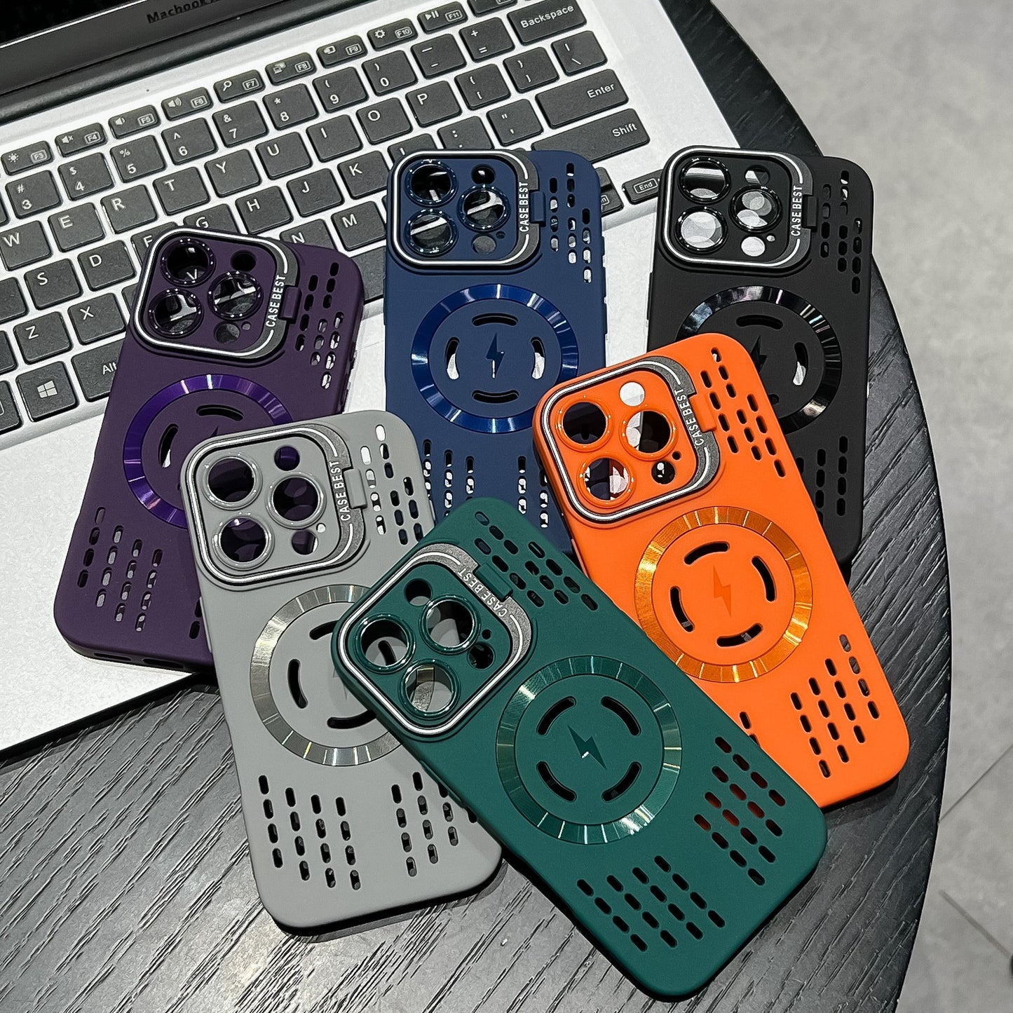 Cooling bracket mobile phone case
