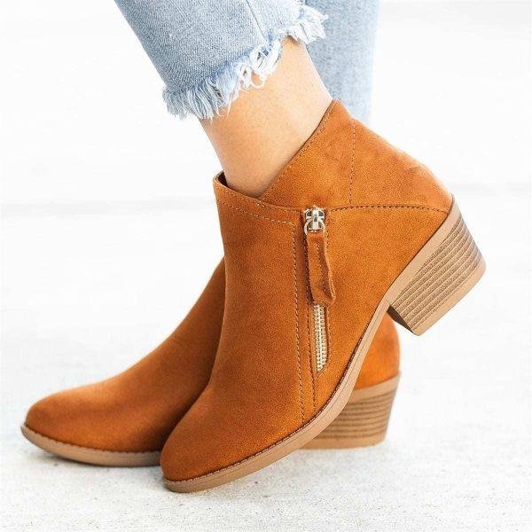 Women's boots with zip and heel