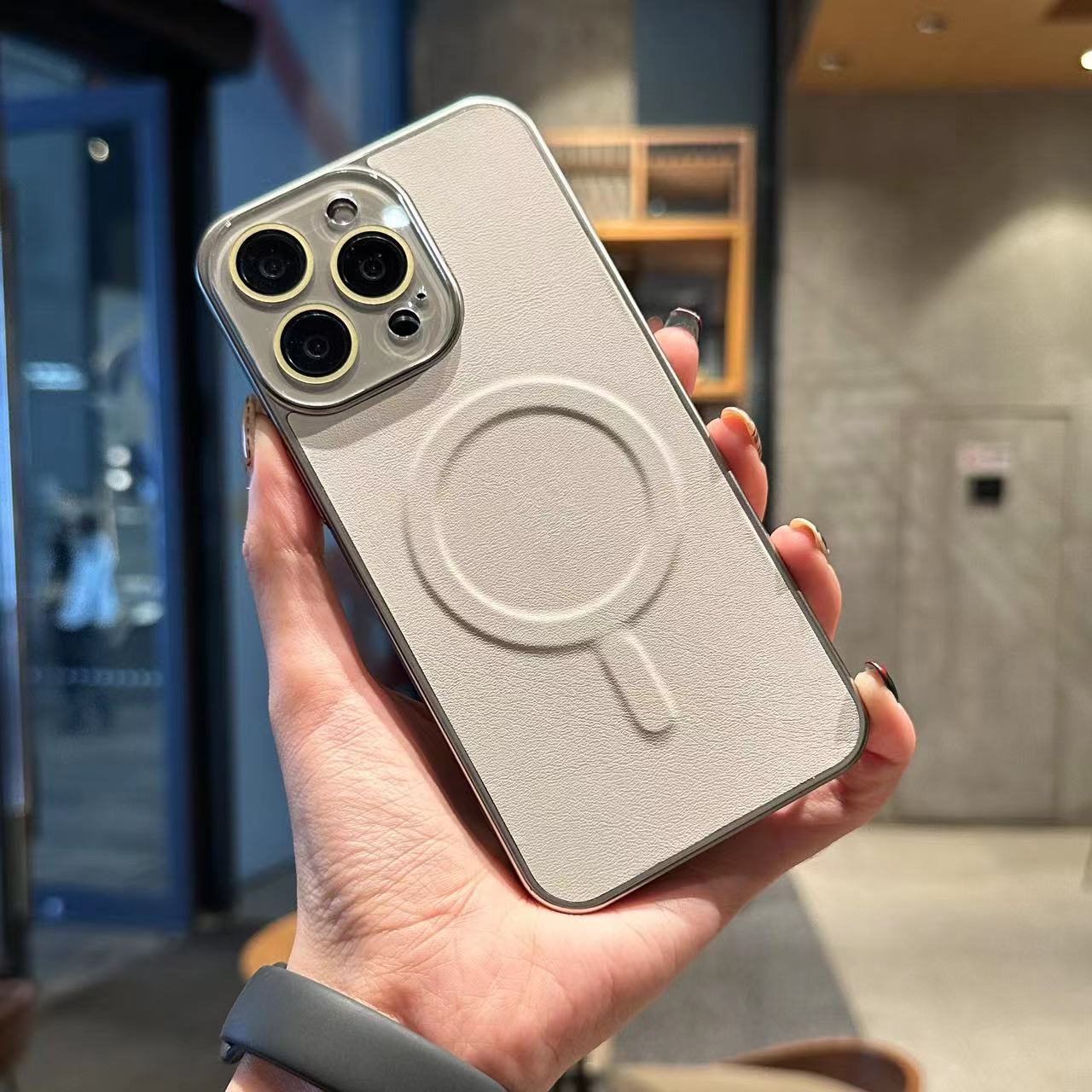 Eagle-eye Magnetic Leather  Phone Case