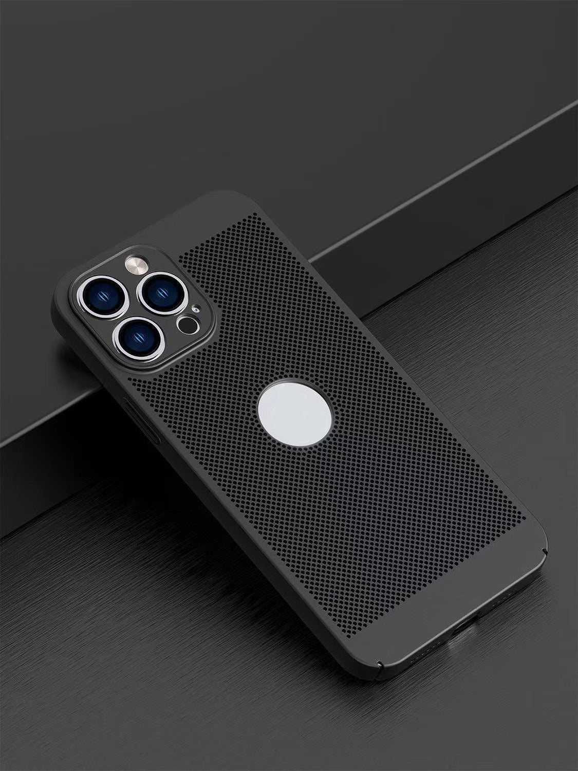 Breathable And Heat Dissipating Phone Case With Frosted Hard